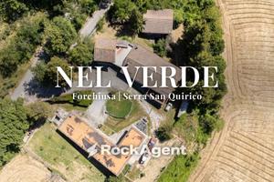 Casa indipendente di 375 m² con più di 5 locali e 