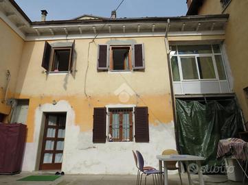 CASA SEMINDIPENDENTE A FELIZZANO