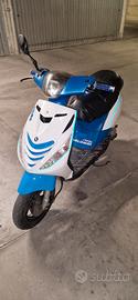 piaggio zip 