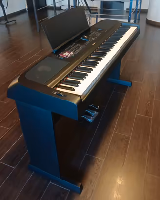 Tastieta Yamaha DGX-670 B Bundle