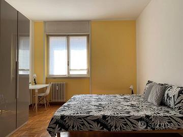 Stanza in appartamento di 130 m² a Milano