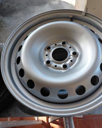 Cerchi in ferro per Renault Kango 