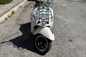 Vespa 300