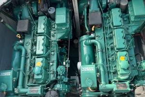 Coppia motori barca volvo penta aqad41a 200cv