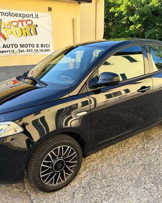Lancia Ypsilon 1.2 69 CV 5 porte Platinum