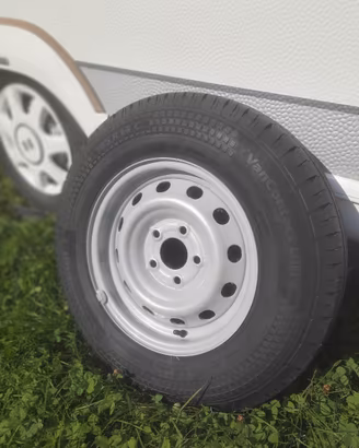 Nuova ruota completa Conti ContractUltra 185 R14 C