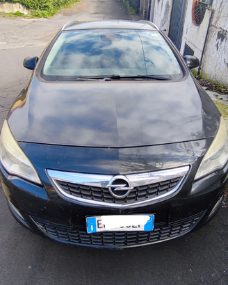 Opel Astra J Sportstourer 1.7 Cosmo 110 c v