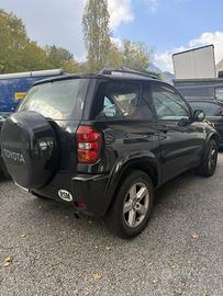 TOYOTA RAV4 4x4 PASSO CORTO -2004 -VINTAGE