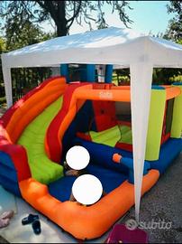 GONFIABILE-Castello gonfiabile e parco acquatico