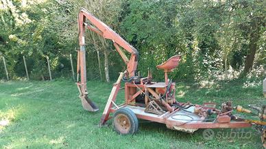 Escavatore trainato
