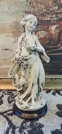 Vintage: Figurina "Estate". Capodimonte. G. Armani