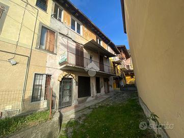 CASA DI CORTE A SALE MARASINO