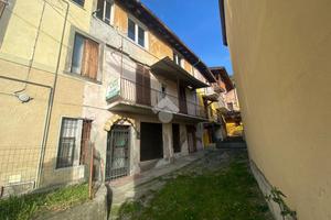 CASA DI CORTE A SALE MARASINO