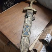 Vecchia riproduzione spada romana.