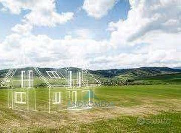 Terreno di 3468 m² a Capua