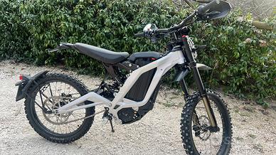 Sur-Ron Light Bee omologata 2950 €