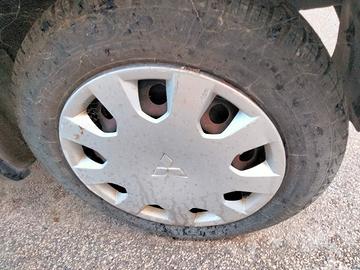 gomme  Mitsubishi Colt.