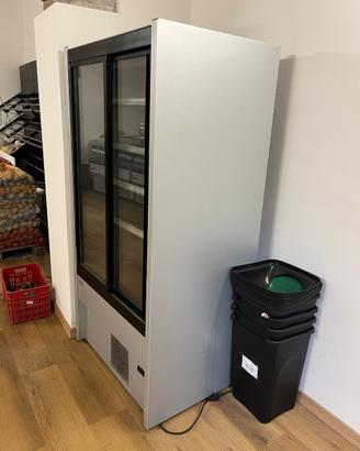 vetrina frigo refrigerata verticale