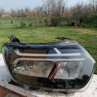 Fanale anteriore Dacia Duster destro del 2021