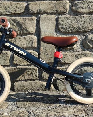 Bicicletta senza pedali BTWEN
