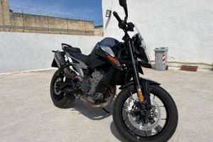 KTM DUKE 790