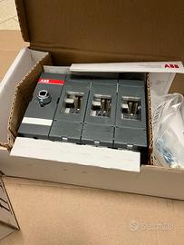 ABB sezionatore OT200E03 tripolare da 200 A nuovo
