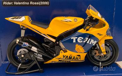 Modellino moto 1/12 Yamaha YZR M1 2006 V. Rossi