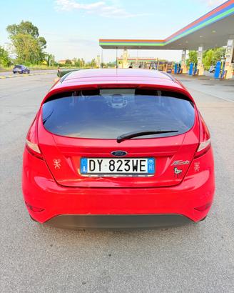 Ford Fiesta 1.4 5 Porte Motore NUOVO