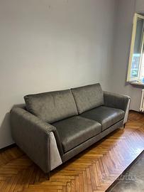 Divano 3 posti pari al nuovo