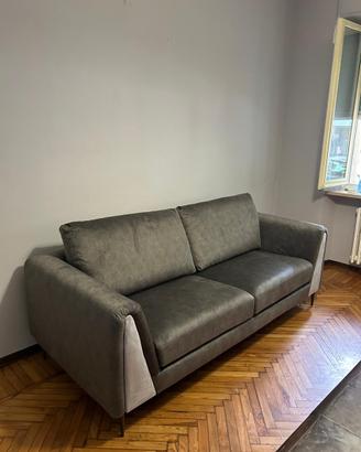 Divano 3 posti pari al nuovo