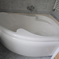 Vasca da bagno ad angolo