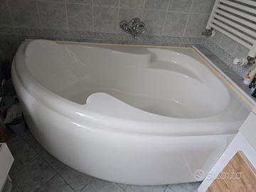 Vasca da bagno ad angolo