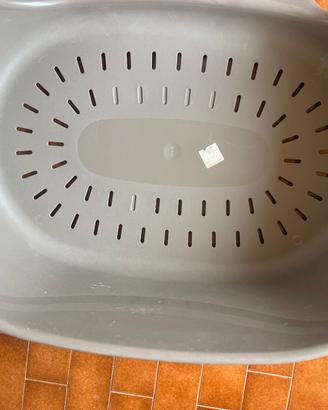 Cuccia in plastica grigia per cane taglia grande