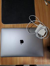 Macbook Pro 15.4 pollici i7 16gb 256gb touchbar