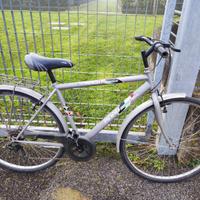 Bici con cambio Shimano, ruote del 28