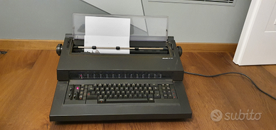 Macchina da scrivere elettronica Olivetti ET 121