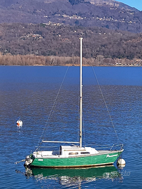 Barca a vela 6 mt + motore 5 cv
