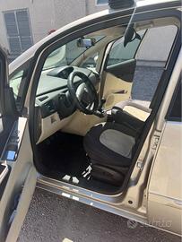 Lancia Musa anno 2005, Auto comoda e pratica.