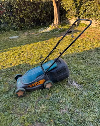 Tagliaerba elettrico Black & Decker 30cm con cesto