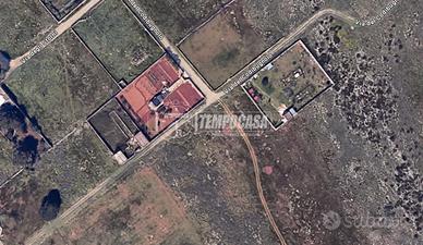 VENDITA AMPIO TERRENO AGRICOLO NELLA PERIFERIA LEC