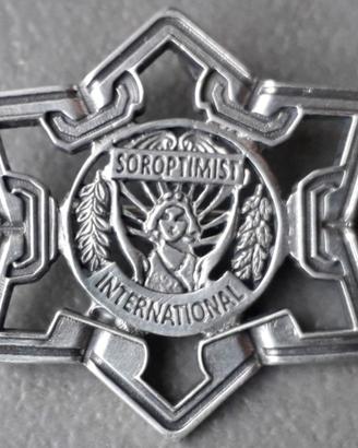 Spilla in argento “Soroptimist International”