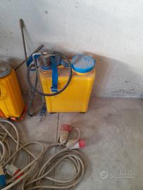 pompa a mano per trattamenti 