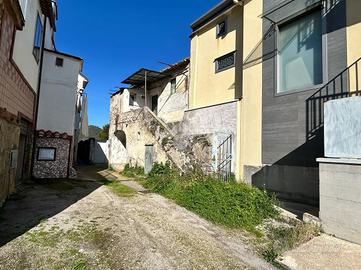 CASA SEMINDIPENDENTE A FISCIANO