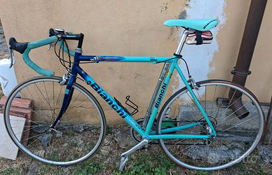 Bicicletta da strada marca Bianchi
