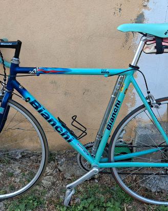 Bicicletta da strada marca Bianchi