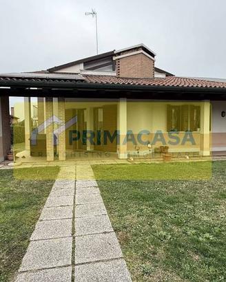 Villa di 313 m² con più di 5 locali e box auto dop