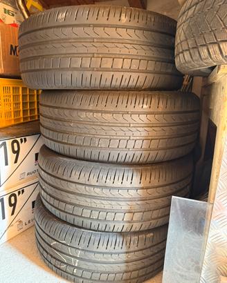 4 GOMME PIRELLI SCORPION VERDE 225/40 R20 101V