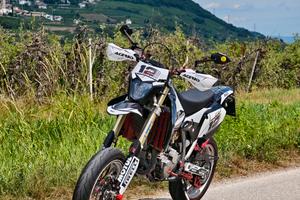 Suzuki DRZ-400 SM (A2) 