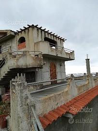 Villa singola con terreno attorno