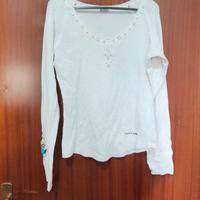 maglia bianca a maniche lunghe